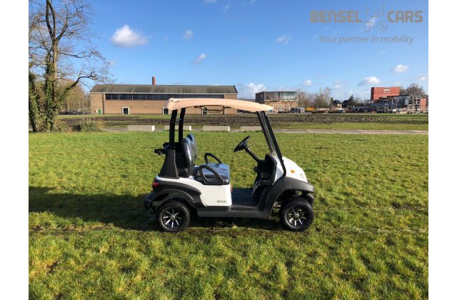 Golfcart mit Golftaschen-Halter 2 Pers.