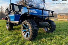 Hochgelegtes Golfcart 2/4 Pers.