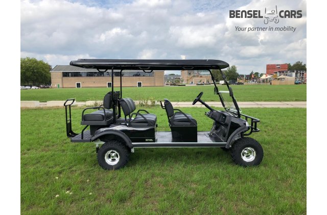 Hochgelegtes Golfcart mit Klappbank 4/6 Pers.