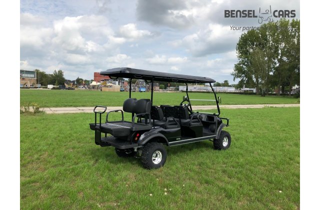 Hochgelegtes Golfcart mit Klappbank 4/6 Pers.