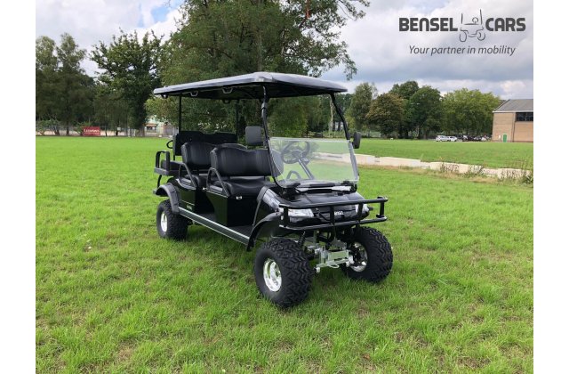 Hochgelegtes Golfcart mit Klappbank 4/6 Pers.